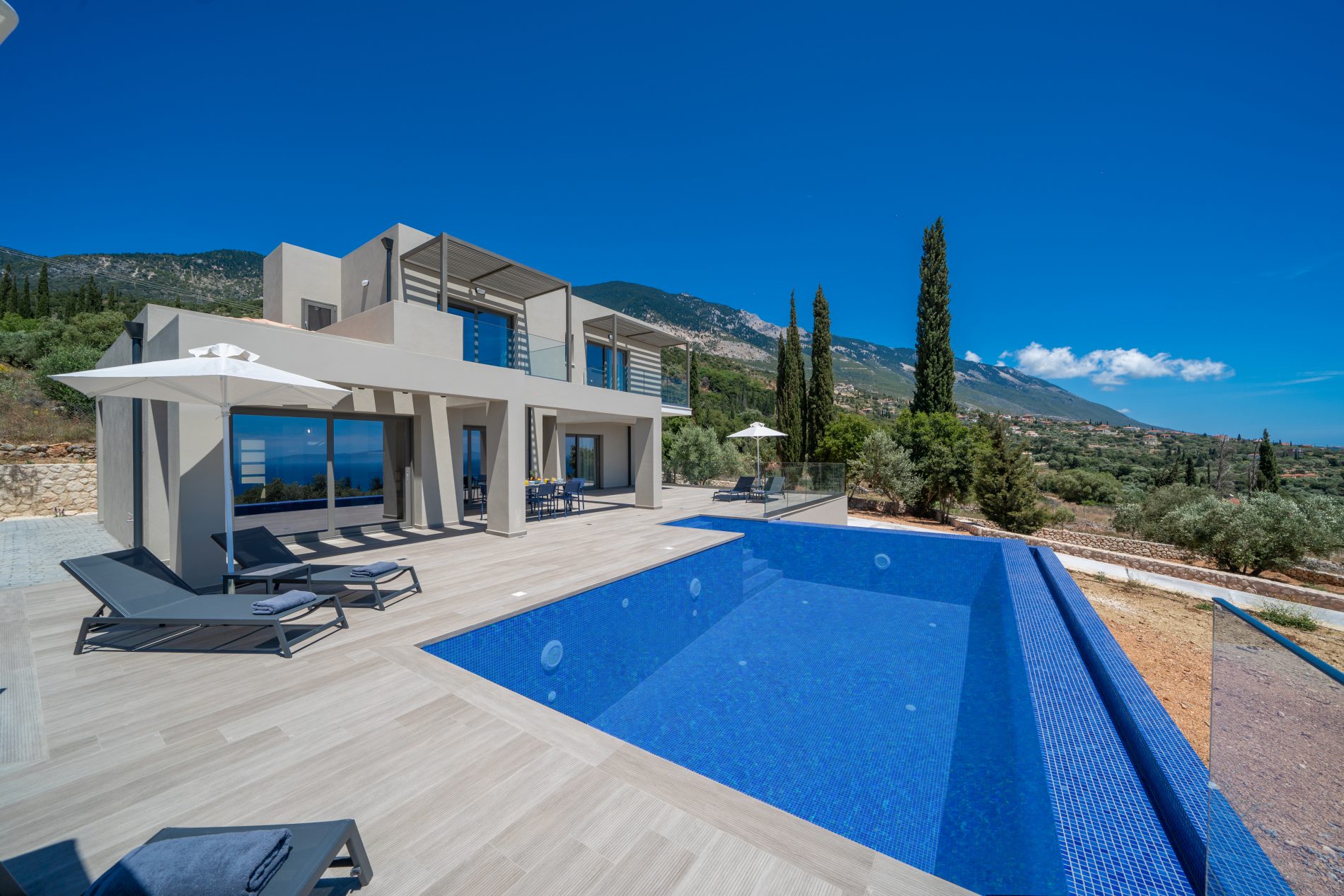 Villa Shades of Blue in Greece, Kefalonia, Trapezaki Villa Select
